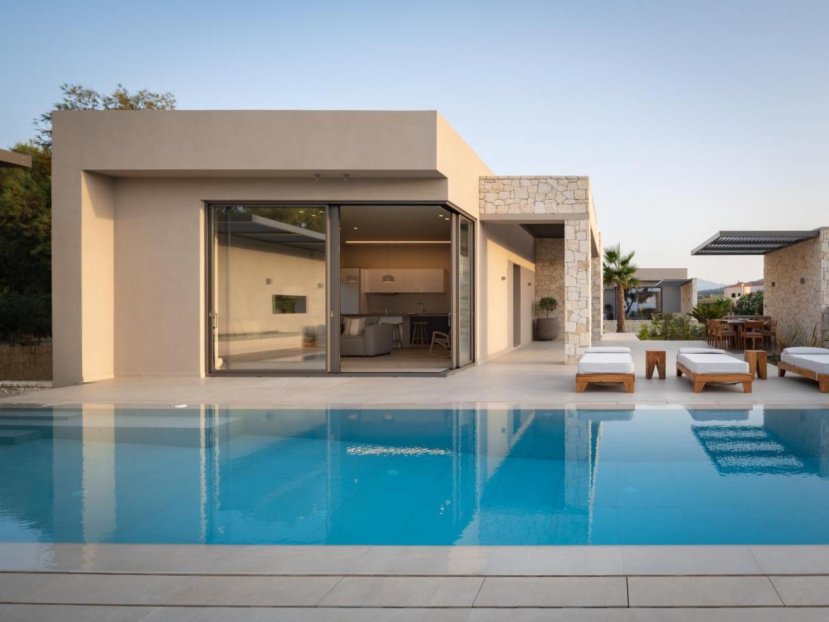Artemis Seafront Villa, An Evanescence Sea Retreat, By Thinkvilla Tavronitis Eksteriør billede