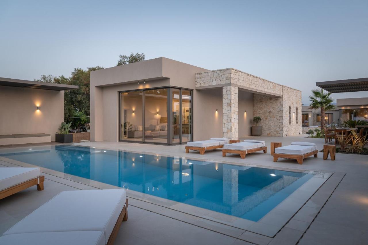 Artemis Seafront Villa, An Evanescence Sea Retreat, By Thinkvilla Tavronitis Eksteriør billede