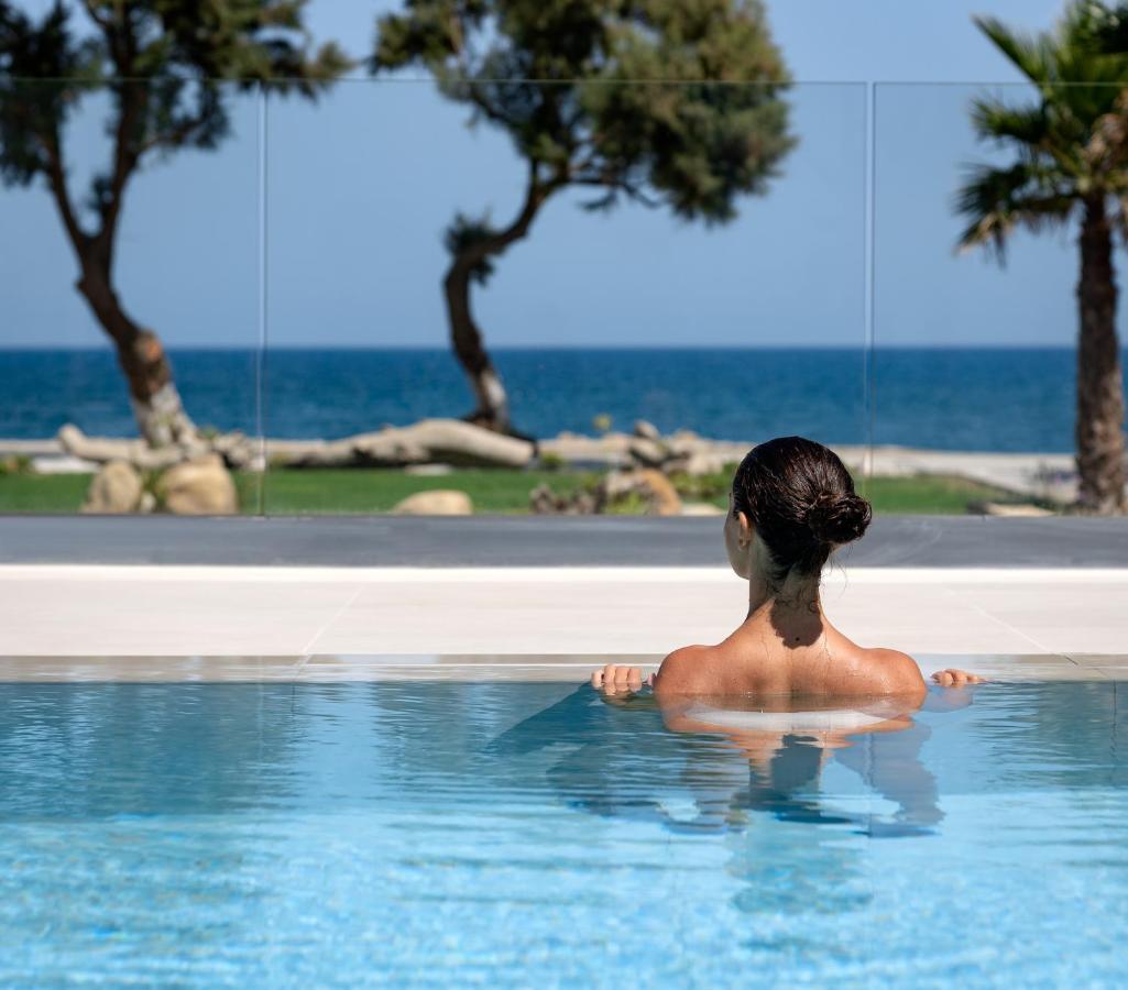 Artemis Seafront Villa, An Evanescence Sea Retreat, By Thinkvilla Tavronitis Eksteriør billede