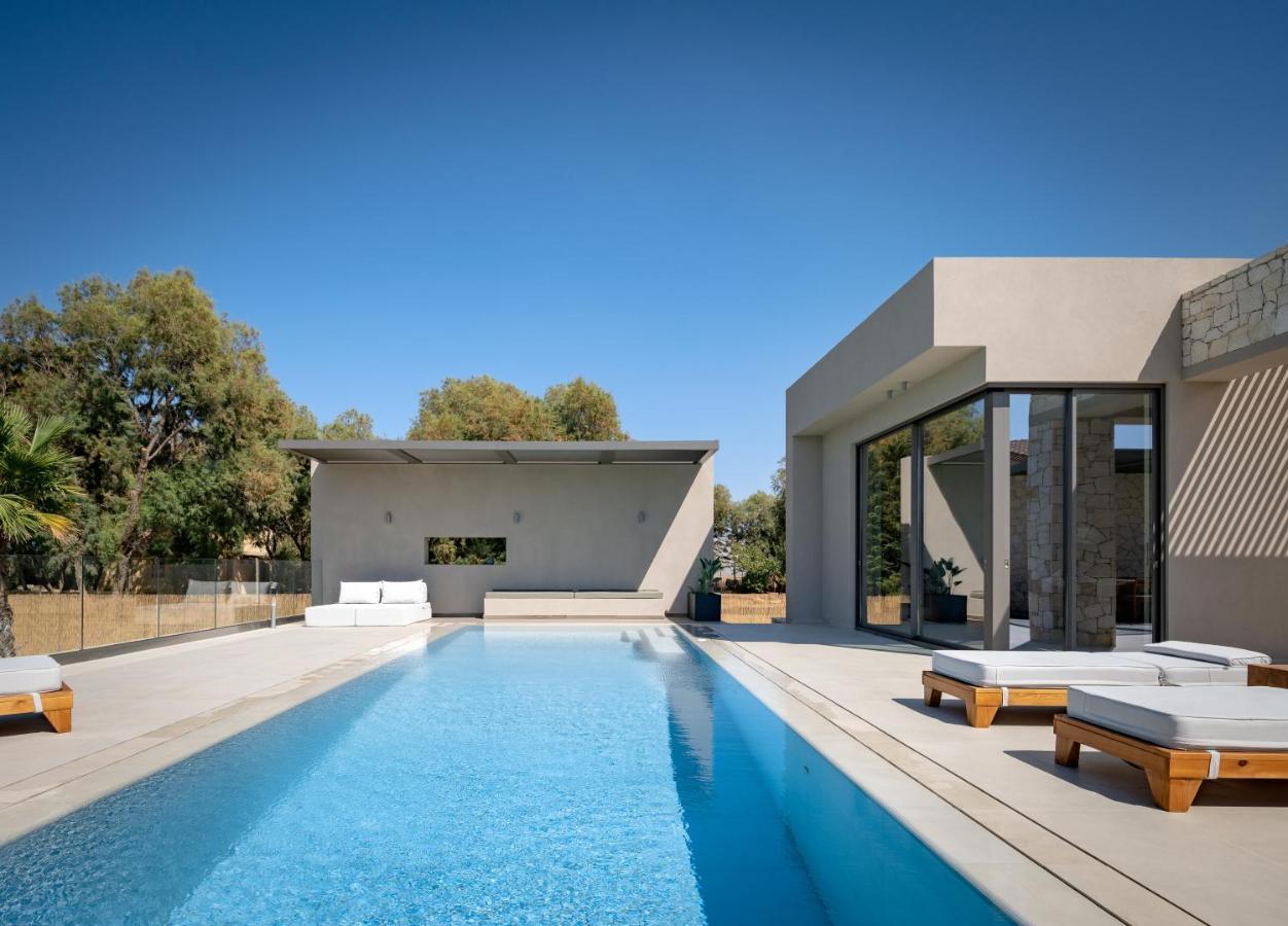 Artemis Seafront Villa, An Evanescence Sea Retreat, By Thinkvilla Tavronitis Eksteriør billede