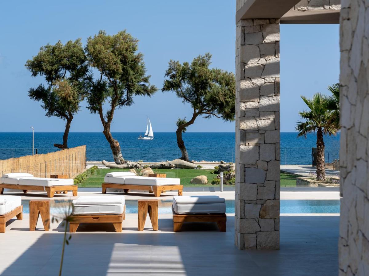 Artemis Seafront Villa, An Evanescence Sea Retreat, By Thinkvilla Tavronitis Eksteriør billede