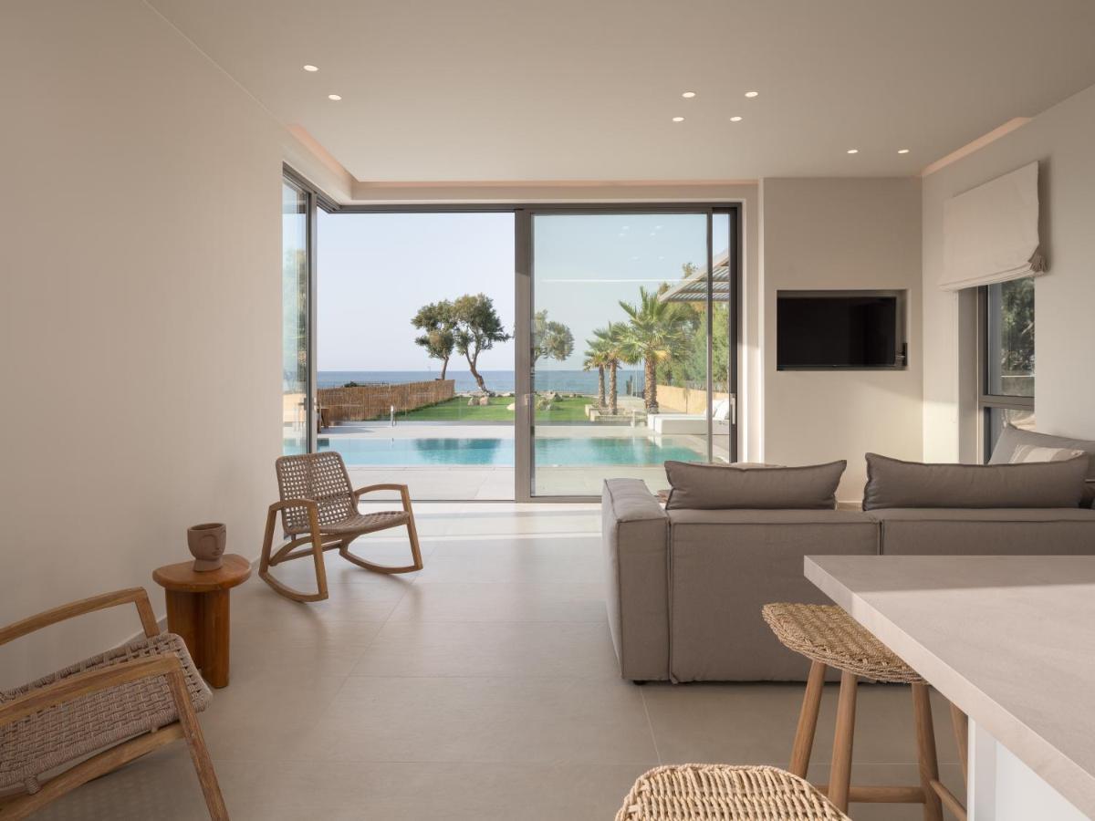 Artemis Seafront Villa, An Evanescence Sea Retreat, By Thinkvilla Tavronitis Eksteriør billede