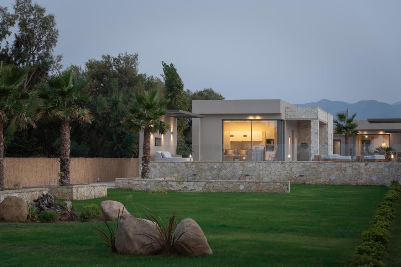 Artemis Seafront Villa, An Evanescence Sea Retreat, By Thinkvilla Tavronitis Eksteriør billede