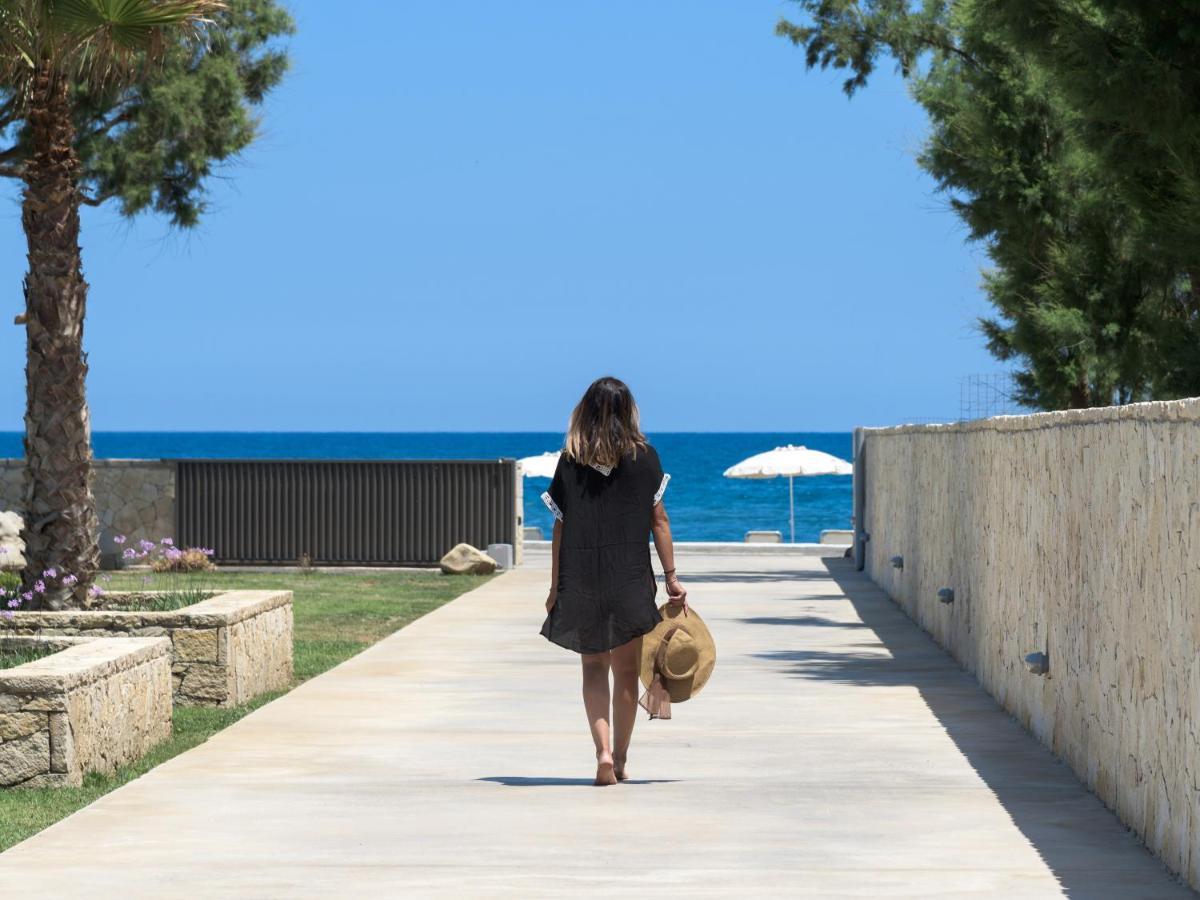 Artemis Seafront Villa, An Evanescence Sea Retreat, By Thinkvilla Tavronitis Eksteriør billede