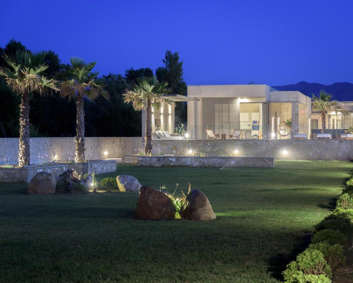 Artemis Seafront Villa, An Evanescence Sea Retreat, By Thinkvilla Tavronitis Eksteriør billede